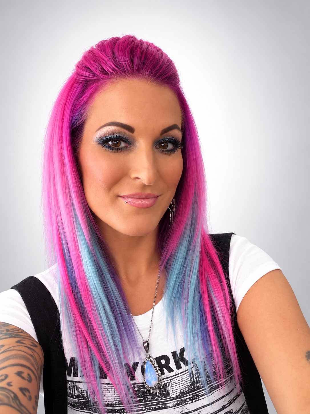 Nikki, Lakewood Ranch hair stylist and color educator